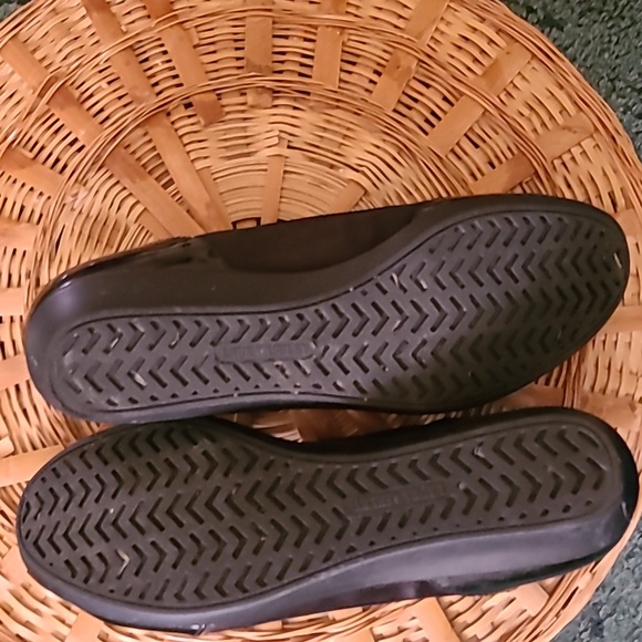 Laura Ashley black dress shoes - Picture 3 of 4